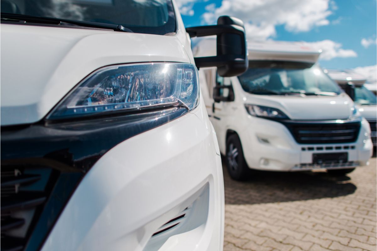Pros and Cons of Owning a Motorhome